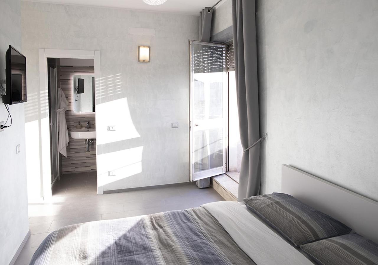 Smart Central Apartments Мілан Екстер'єр фото