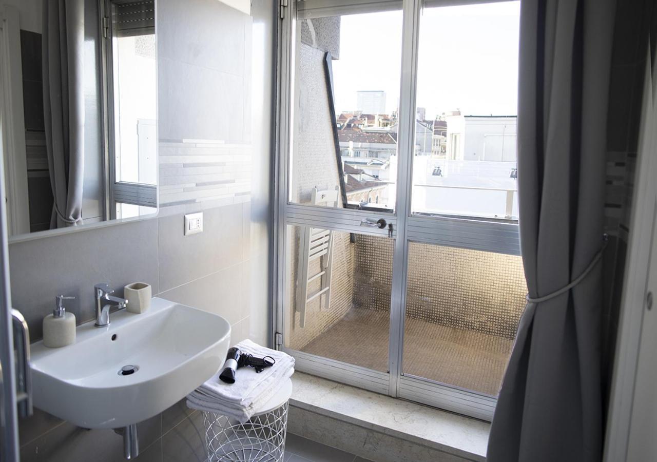 Smart Central Apartments Мілан Екстер'єр фото
